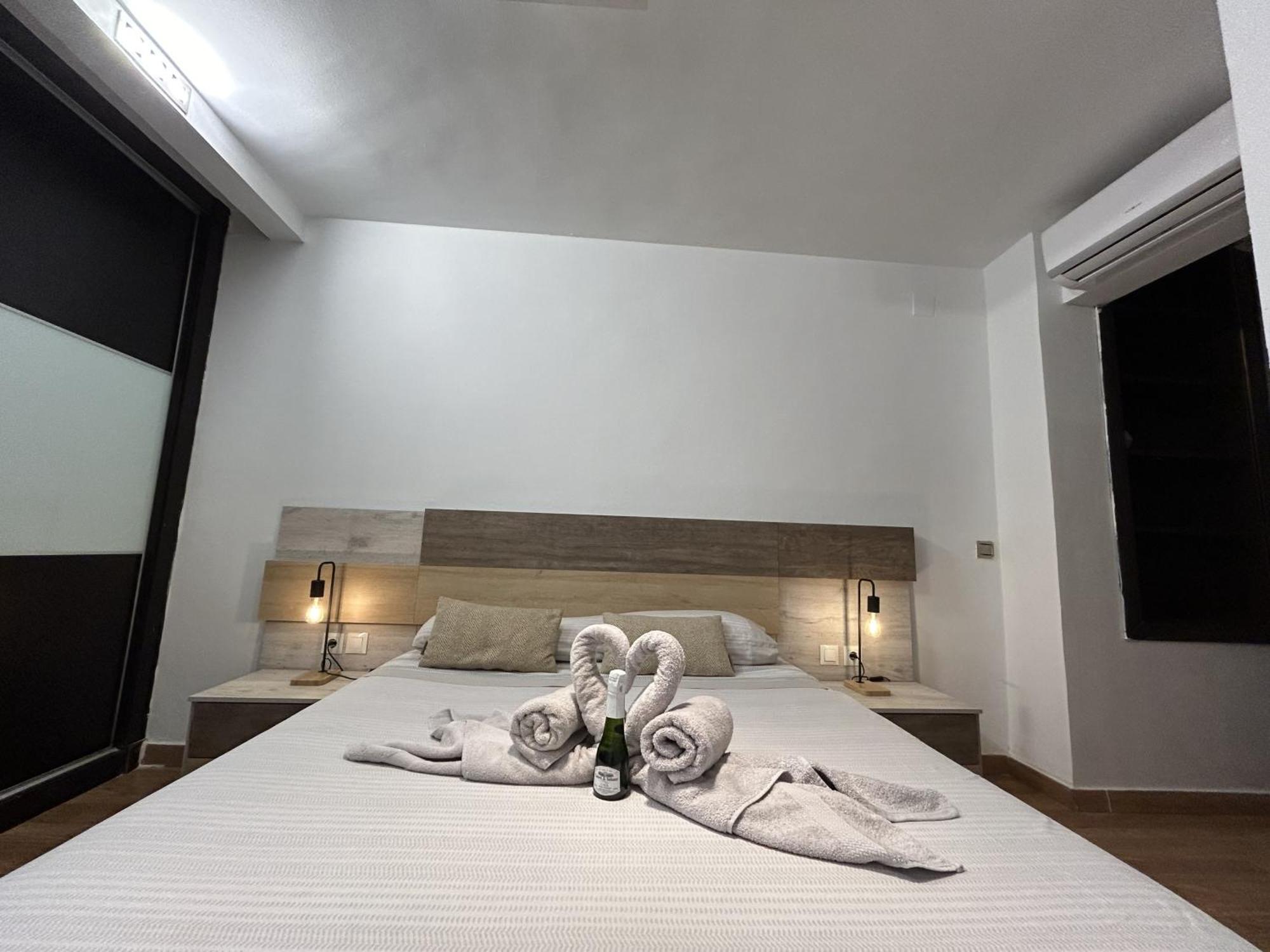 Lujo A Tu Alcance Con Spa Y Garaje Pleno Centro Ουέλβα Εξωτερικό φωτογραφία