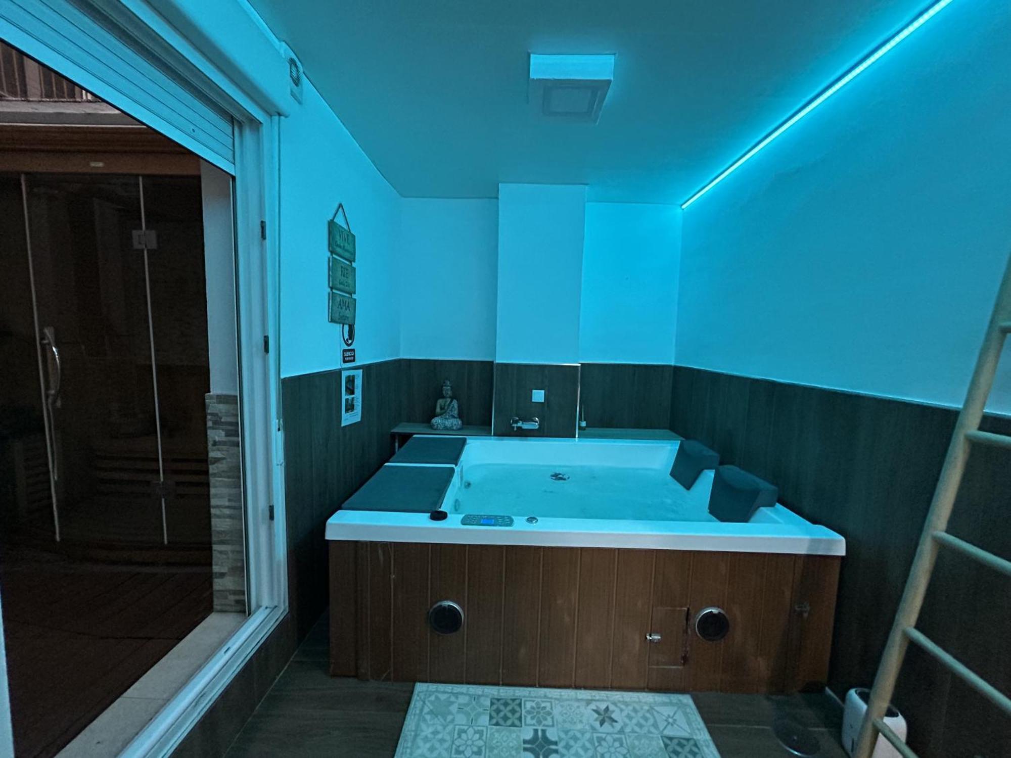 Lujo A Tu Alcance Con Spa Y Garaje Pleno Centro Ουέλβα Εξωτερικό φωτογραφία