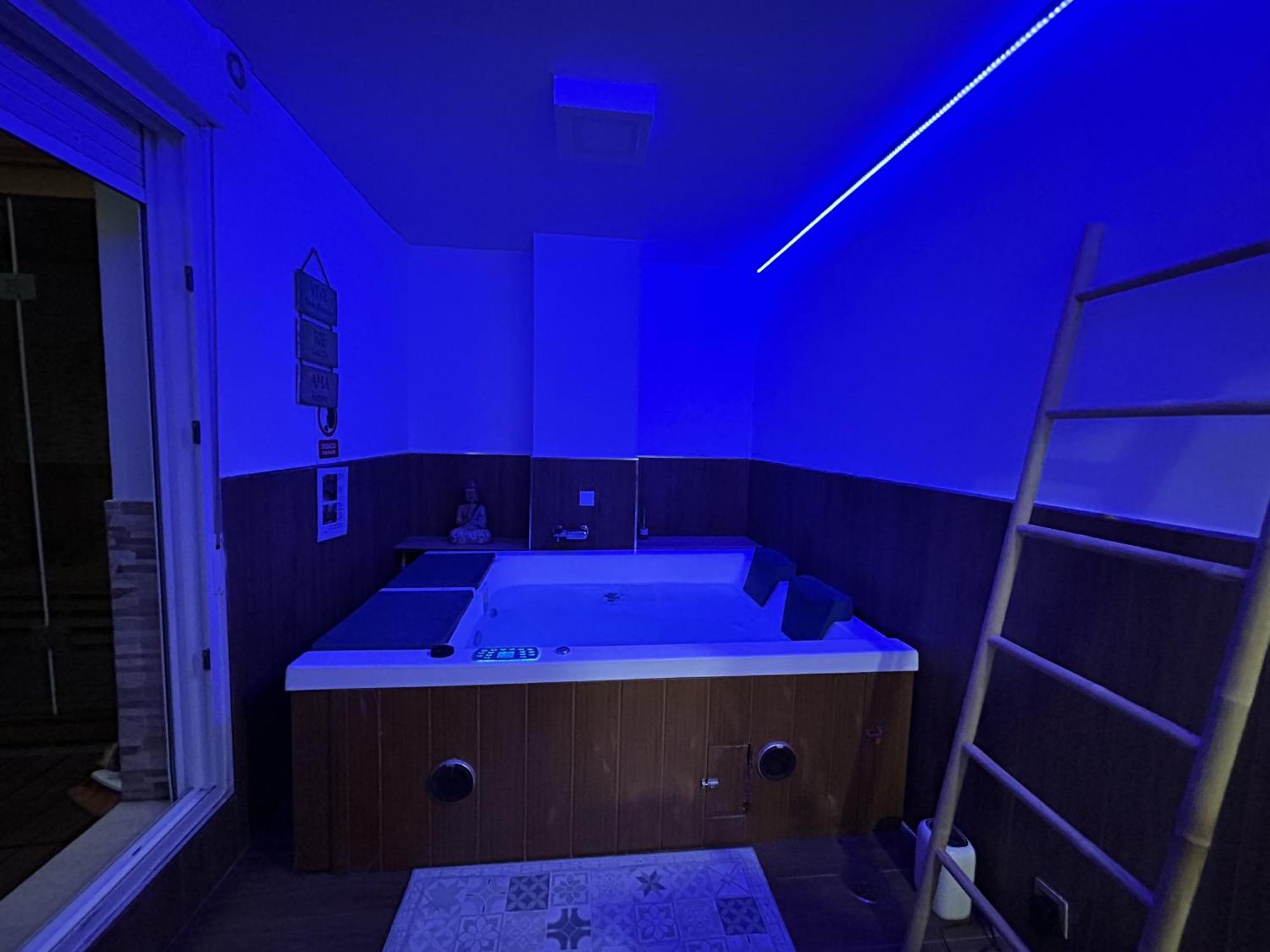 Lujo A Tu Alcance Con Spa Y Garaje Pleno Centro Ουέλβα Εξωτερικό φωτογραφία