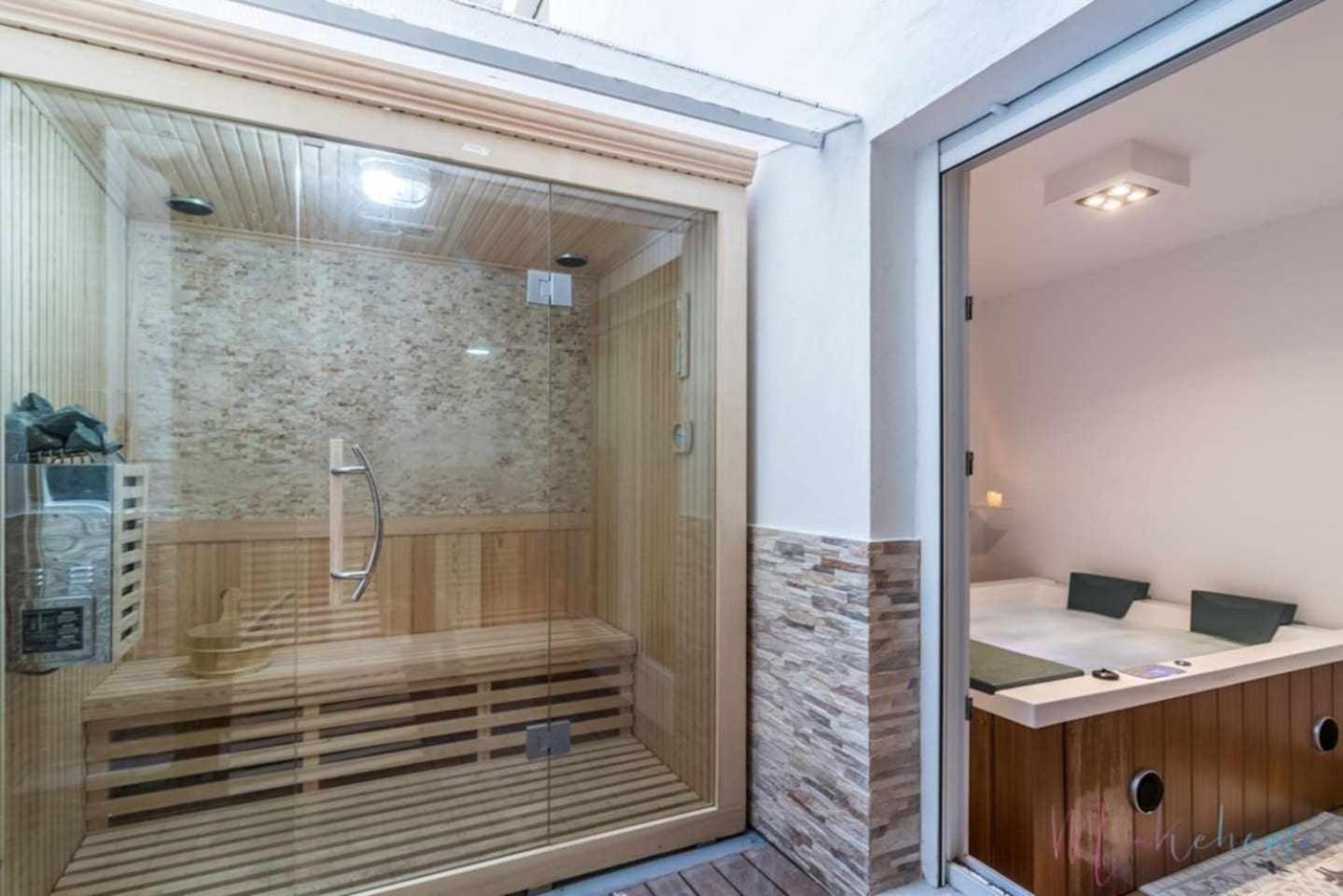 Lujo A Tu Alcance Con Spa Y Garaje Pleno Centro Ουέλβα Εξωτερικό φωτογραφία