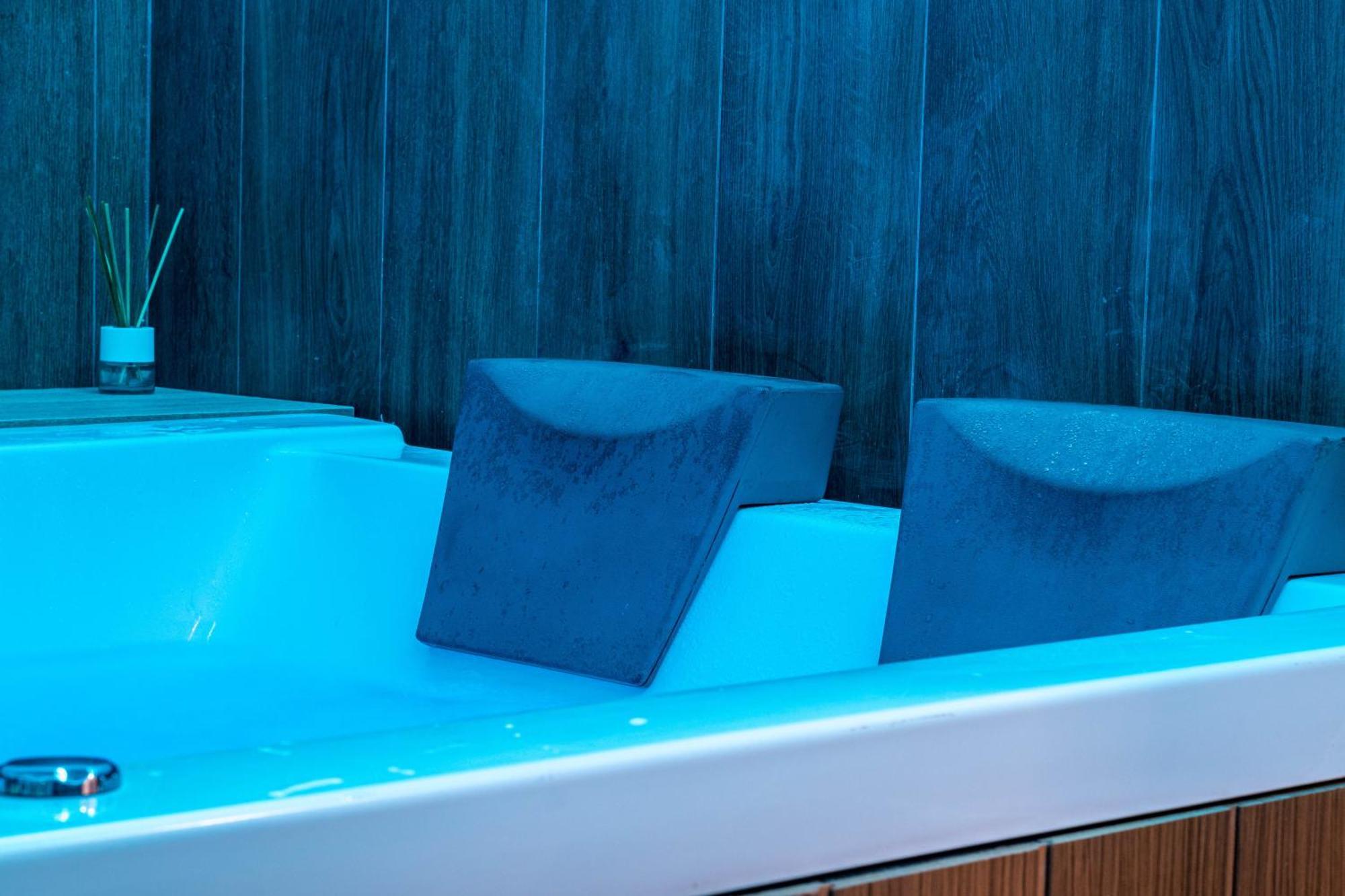 Lujo A Tu Alcance Con Spa Y Garaje Pleno Centro Ουέλβα Εξωτερικό φωτογραφία