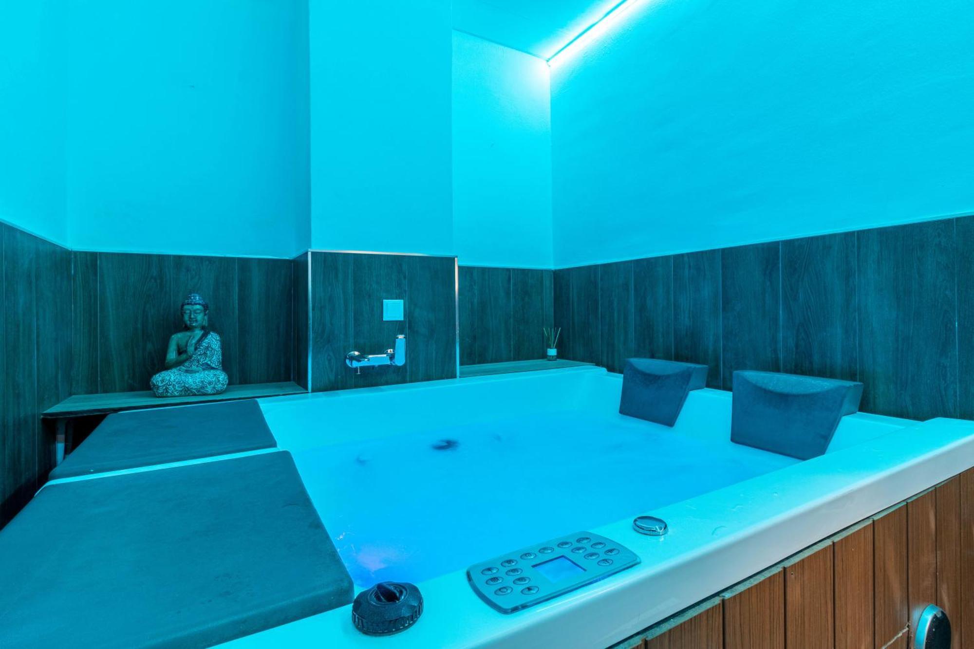 Lujo A Tu Alcance Con Spa Y Garaje Pleno Centro Ουέλβα Εξωτερικό φωτογραφία
